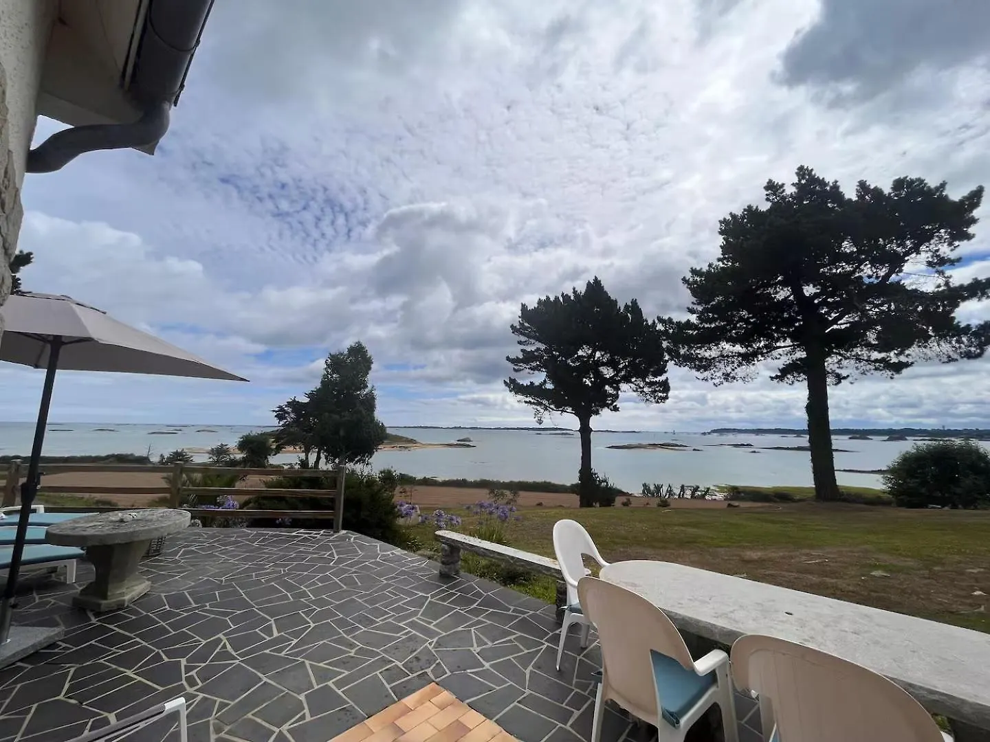Πανσιόν La Bretonne Vue Mer Lanmodez